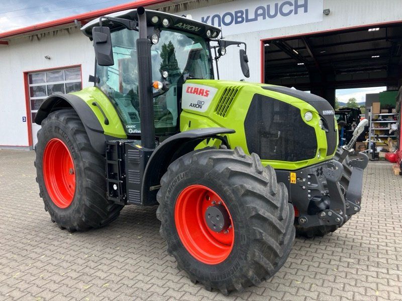 Claas Arion 810
