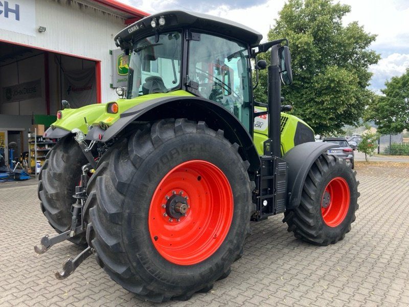 Claas Arion 810