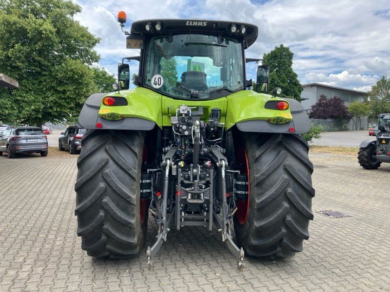 Claas Arion 810