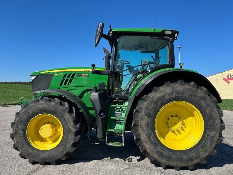 John Deere 6215R