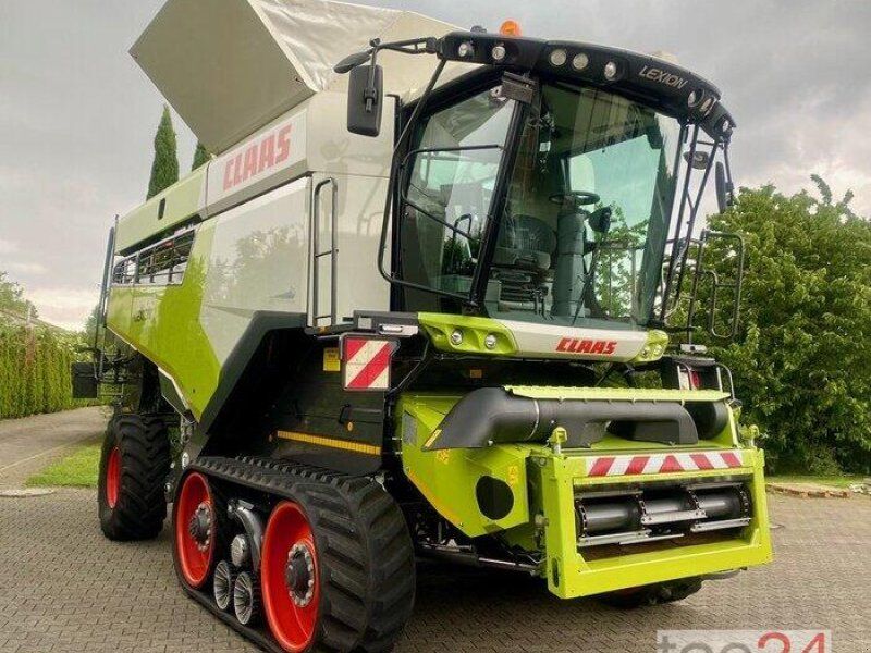 Claas Lexion 6800 mit Varioschneidwerk