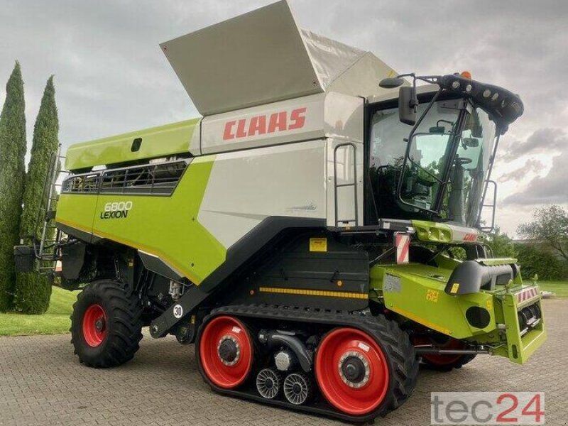 Claas Lexion 6800 mit Varioschneidwerk