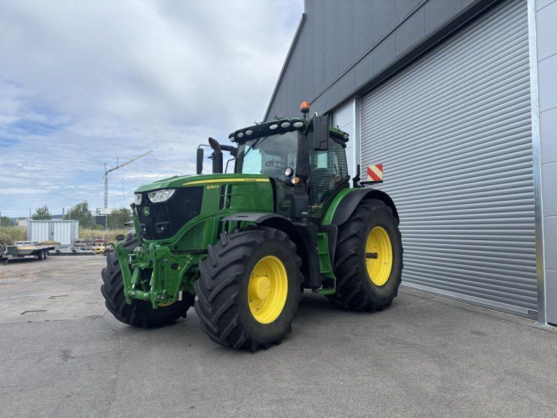 John Deere 6250R