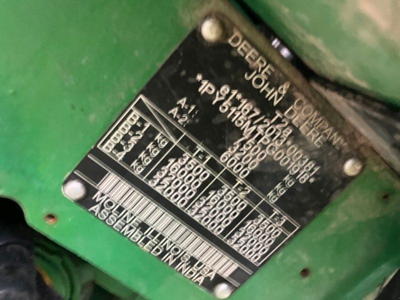 John Deere 5115M
