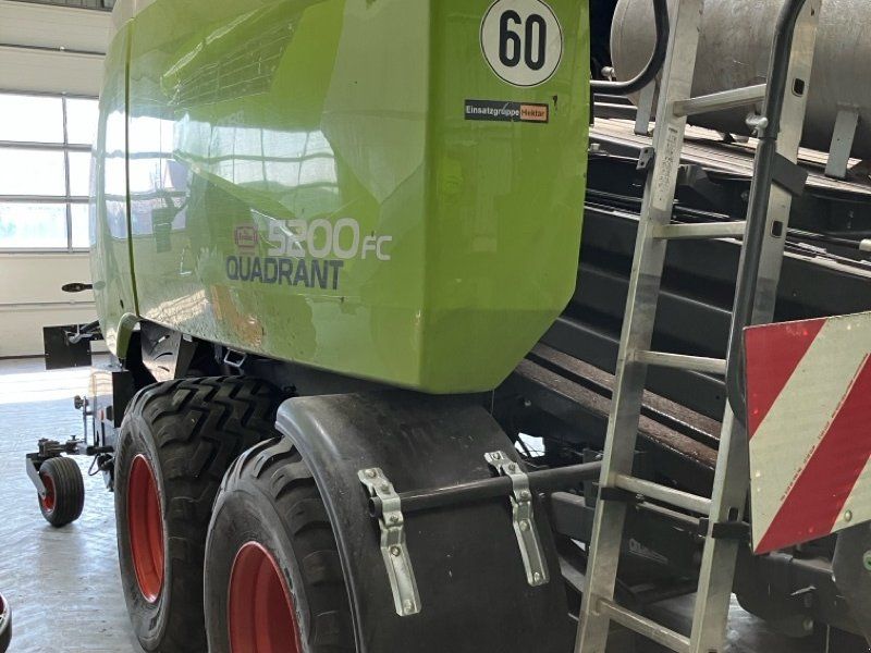 Claas Quadrant 5200 FC Tandem