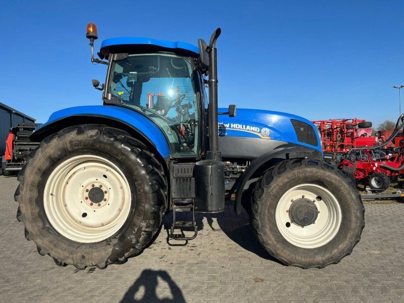 New Holland T7 210