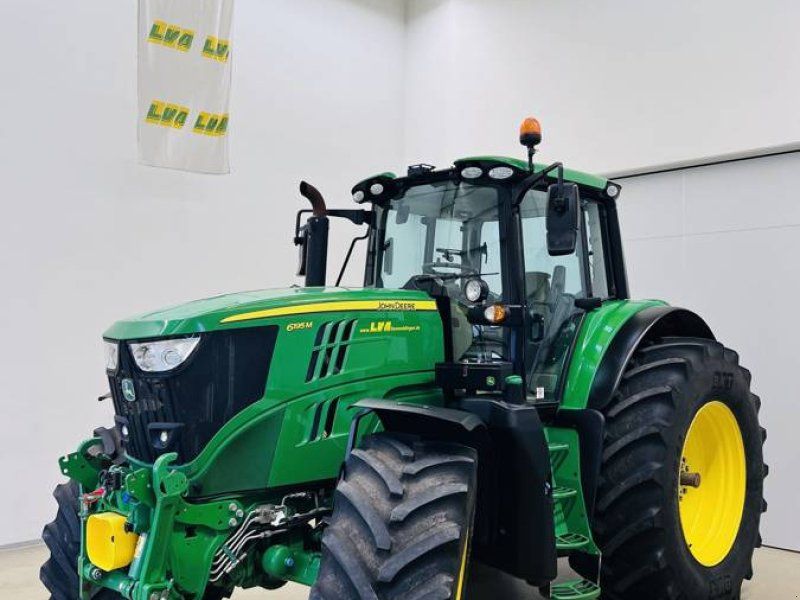 John Deere 6195M