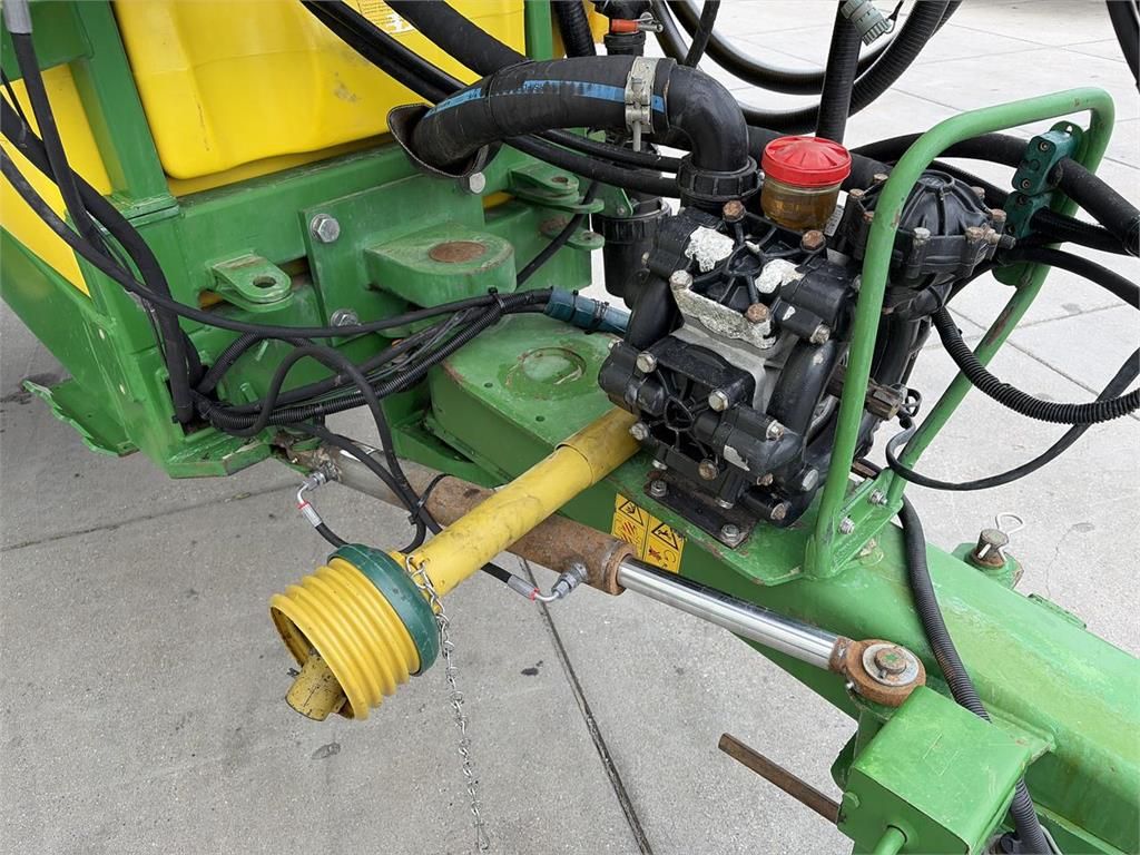John Deere 840 Veldspuit