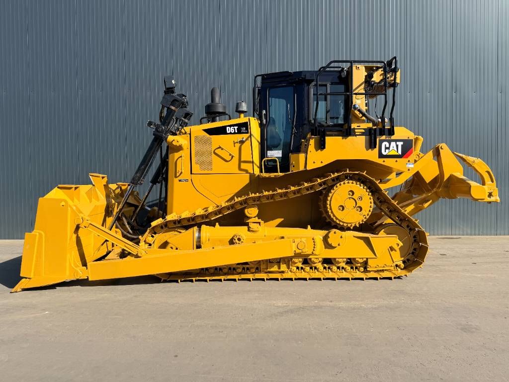 CAT D6T XL