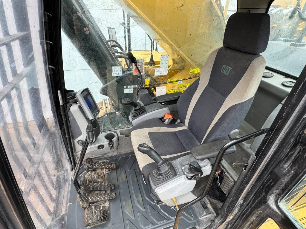 CAT 374FL - Automatiac Greasing / Top Condition