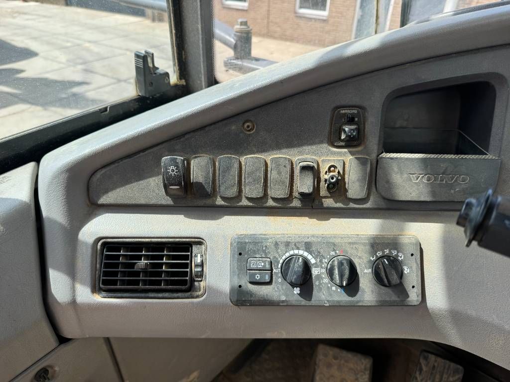 Volvo A30F - Body Heating / GERMAN Machine