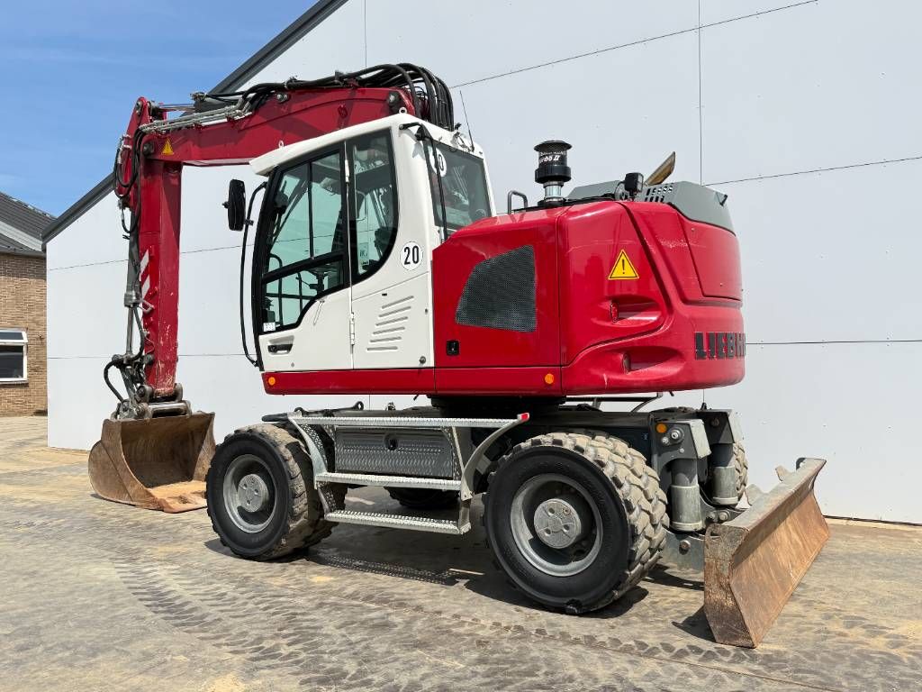 Liebherr A918 Compact Litronic - Likufix / Triple Boom