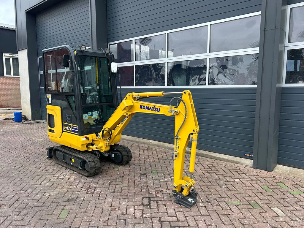 Komatsu PC17R-5
