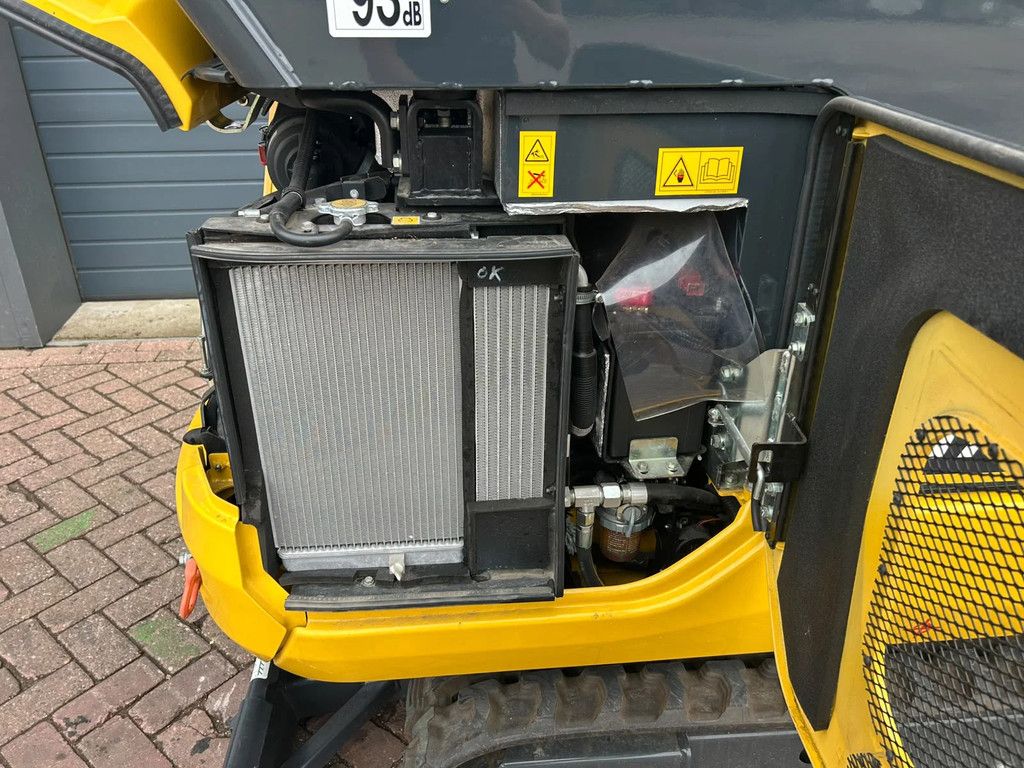 Komatsu PC17R-5