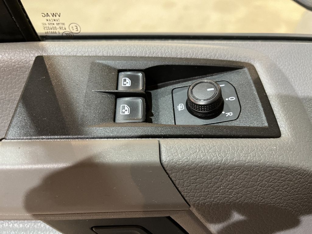 Volkswagen Crafter 2.0 TDI L3H3 / Euro 6 / Airco / Cruise Control / 3-Zits / LM Velgen / 67.200 KM !!