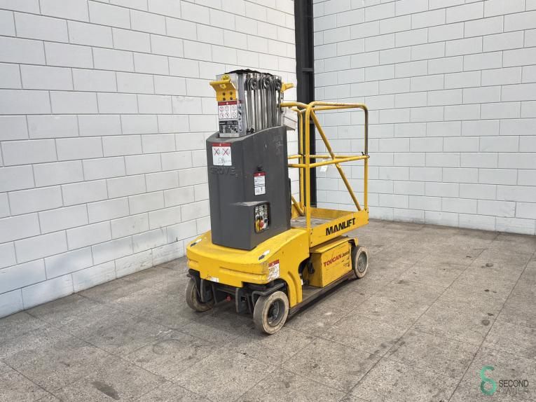 Vertikale Mastbühne Manlift Toucan Junior 8 2003
