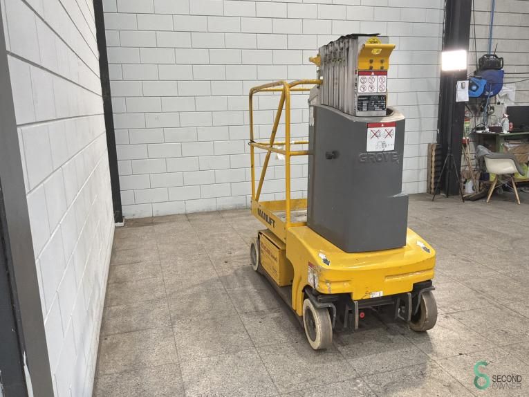 Vertikale Mastbühne Manlift Toucan Junior 8 2003