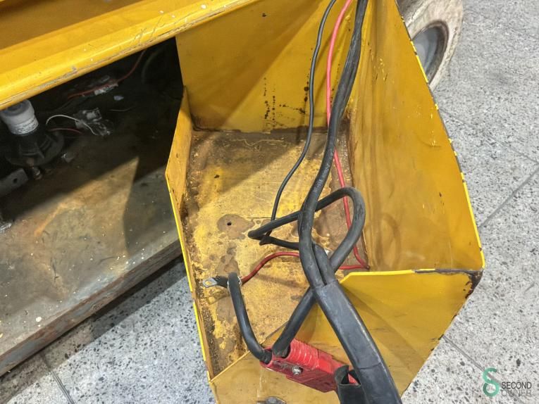 Vertikale Mastbühne Manlift Toucan Junior 8 2003