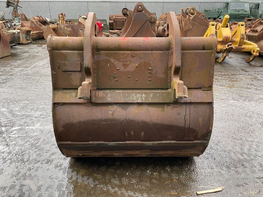 Caterpillar Digging bucket
