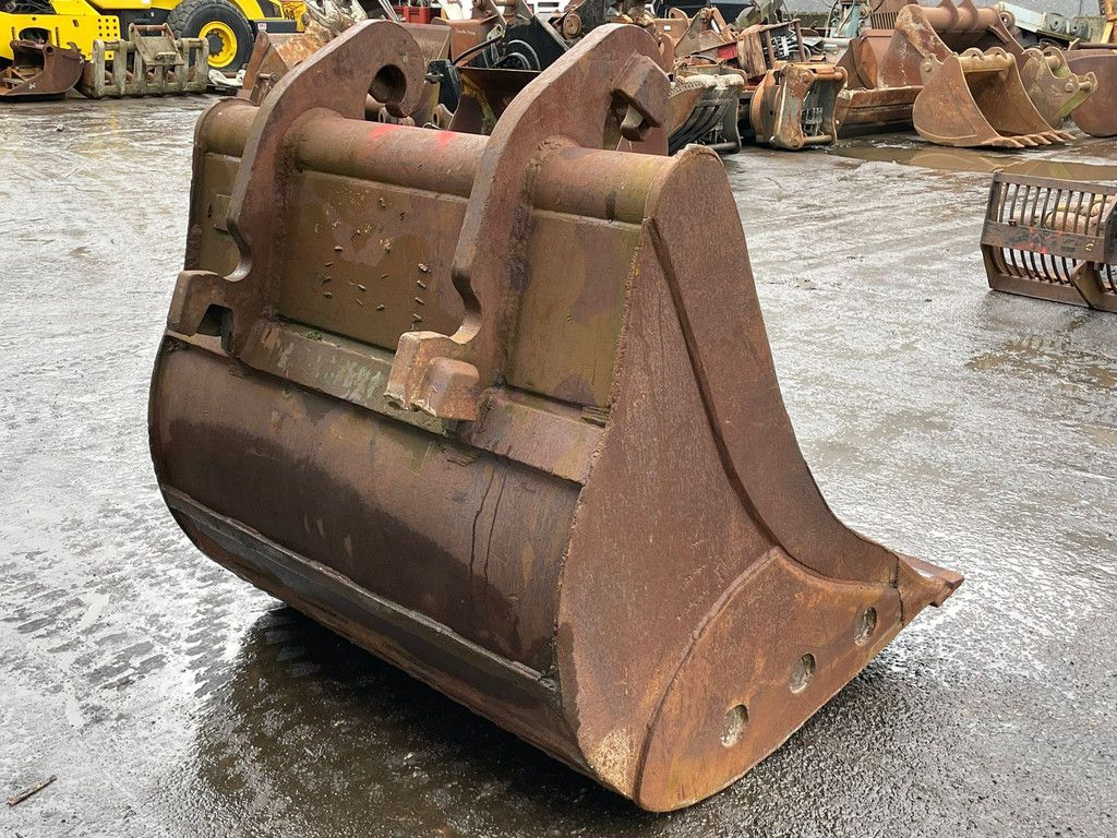 Caterpillar Digging bucket