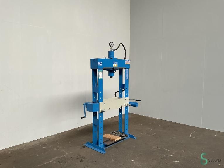 Hydraulic presses OMCN P-30 ton /SA021 2023