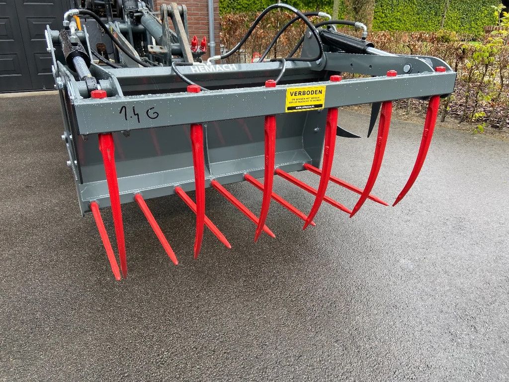 Giant Puinbak met bovenklem, Pelikaanbak, Volumebak, Hoogkiepbak, Balenklem en Mestklem
