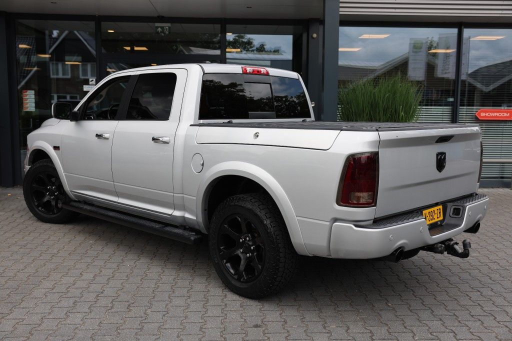 Dodge Ram 5.7 V8 4X4 CREW CAB LARAMIE A/T VAN