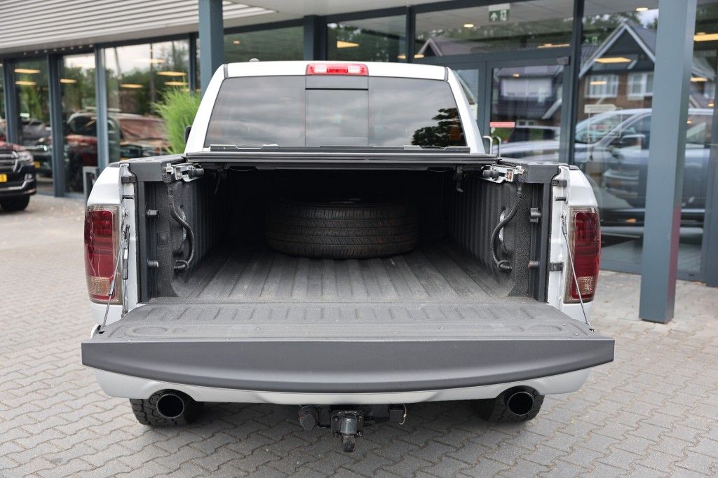 Dodge Ram 5.7 V8 4X4 CREW CAB LARAMIE A/T VAN