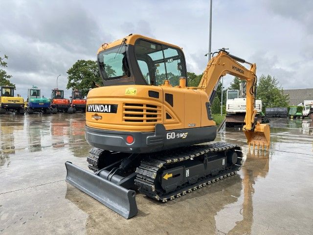 2016 Hyundai R60 VS Midi Excavator