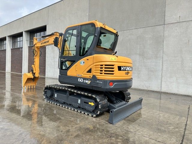 2016 Hyundai R60 VS Midi Excavator