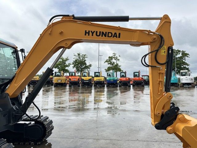 2016 Hyundai R60 VS Midi Excavator