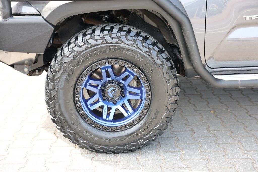 Toyota Hilux TACOMA 3.5 V6 TRD 4WD VAN