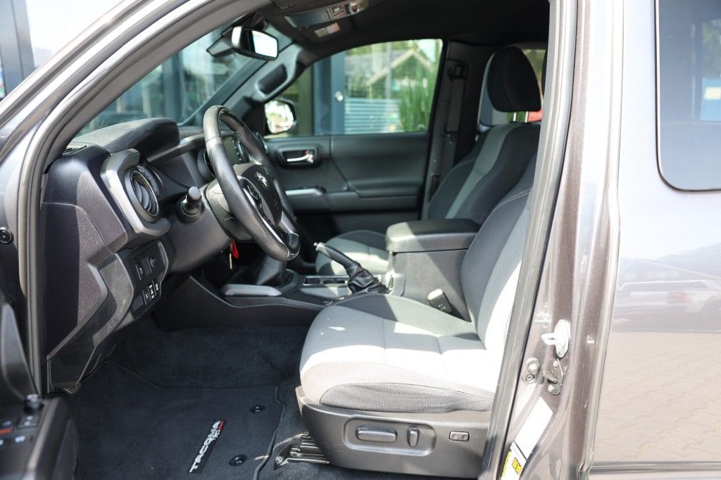 Toyota Hilux TACOMA 3.5 V6 TRD 4WD VAN