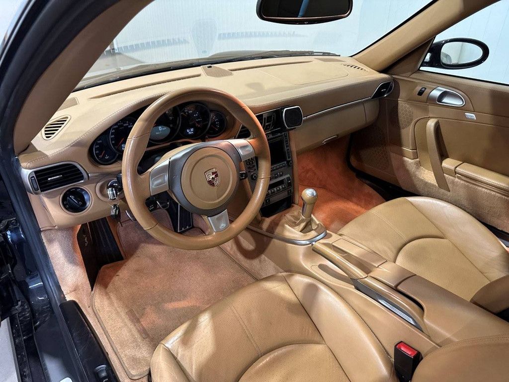 Passenger car Porsche 911 Carrera 997 Petrol 355 hp 2006
