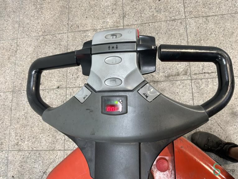 Stackers Electric BT SWE120 2008