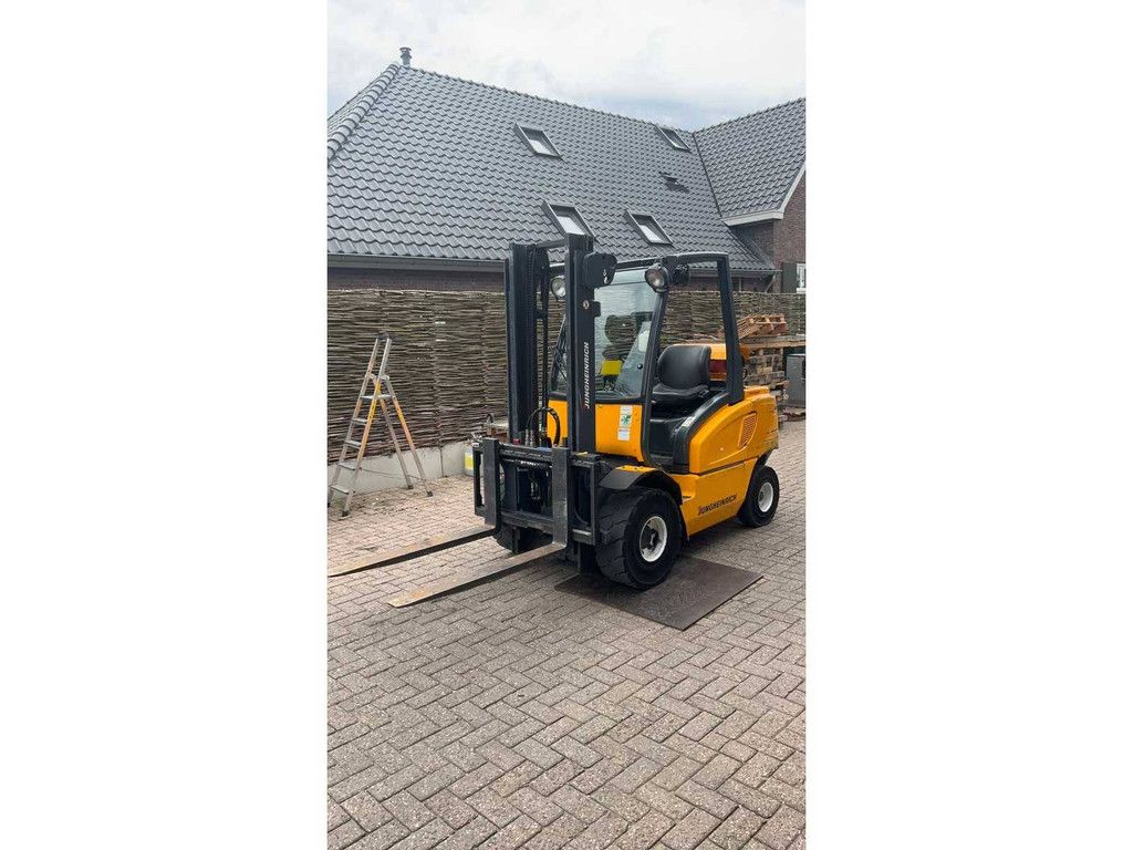 Forklift Jungheinrich TFG30S LPG 3000kg 1.2m (Margin)