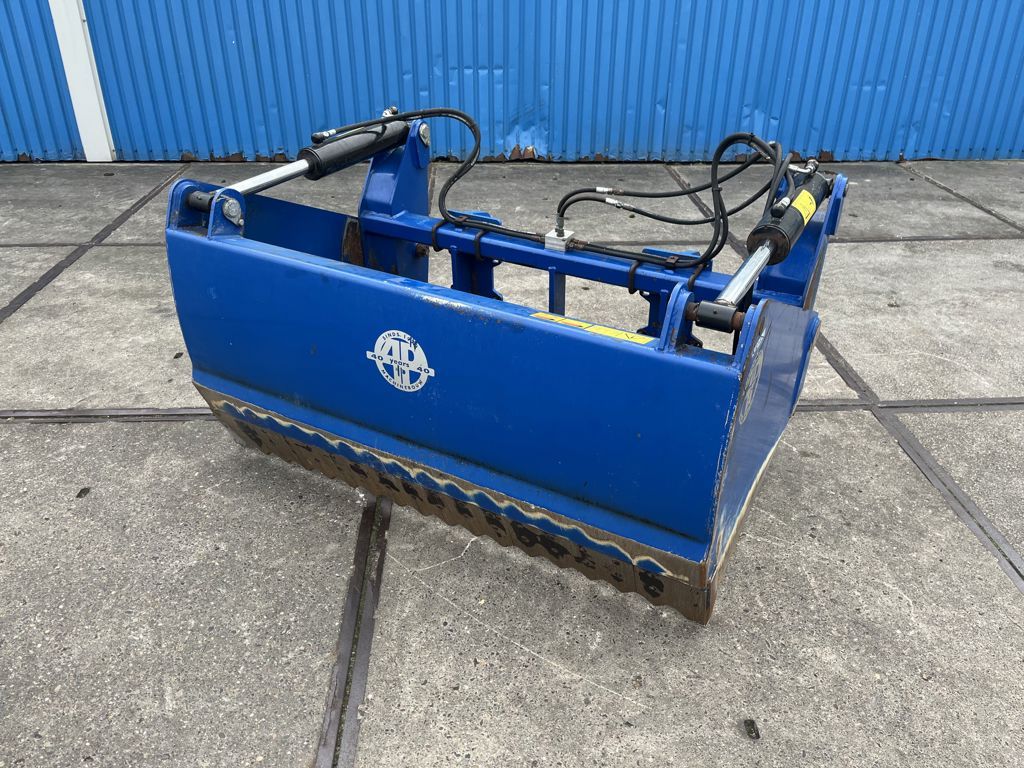 AP Ap NP1800 met aanbouw Volvo L30