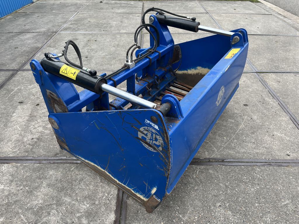 AP Ap NP1800 met aanbouw Volvo L30