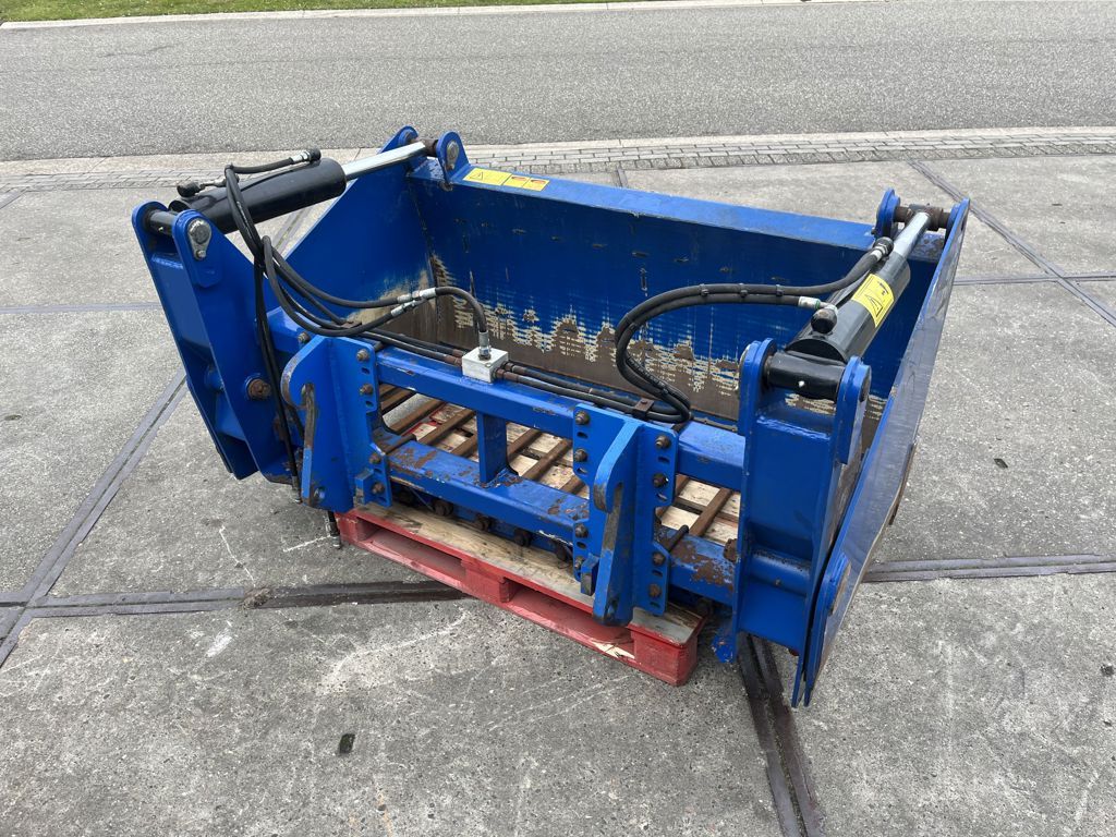 AP Ap NP1800 met aanbouw Volvo L30