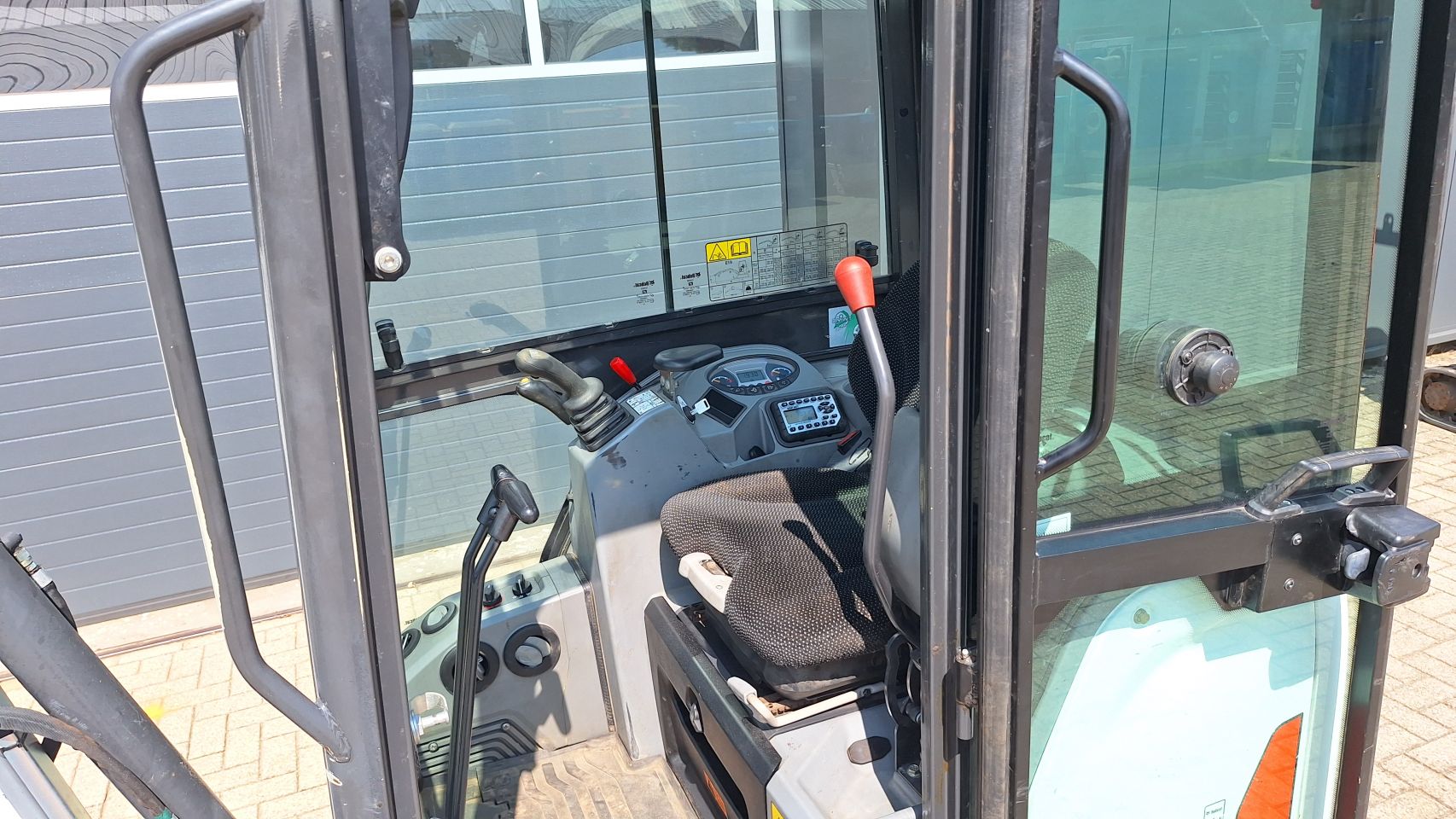 Zeer compleet Bobcat E19 Sloop/sorteer functie servo(2020)