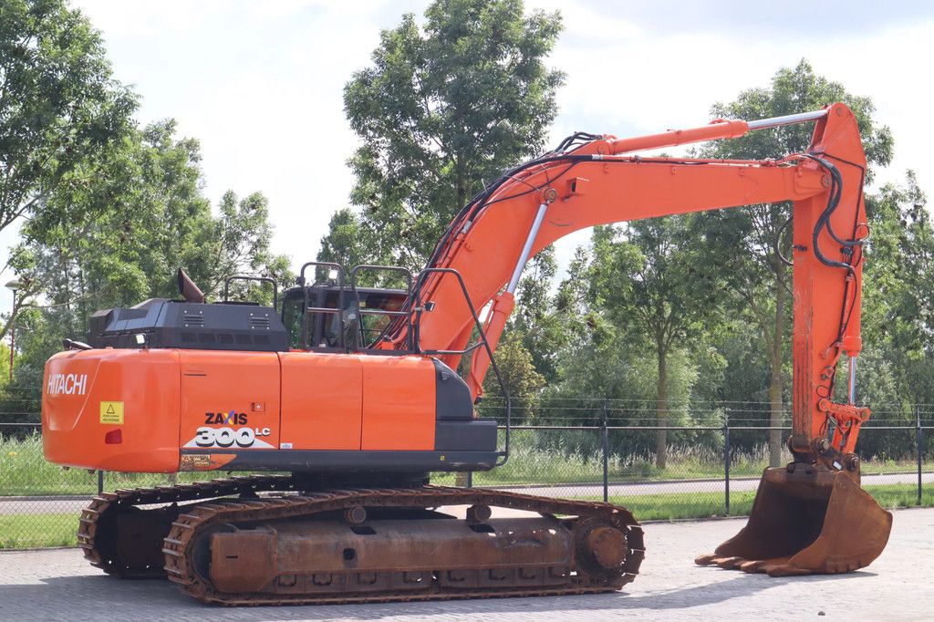 Hitachi ZX300 LC-6 | TOOTH BUCKET | QUICK COUPLER