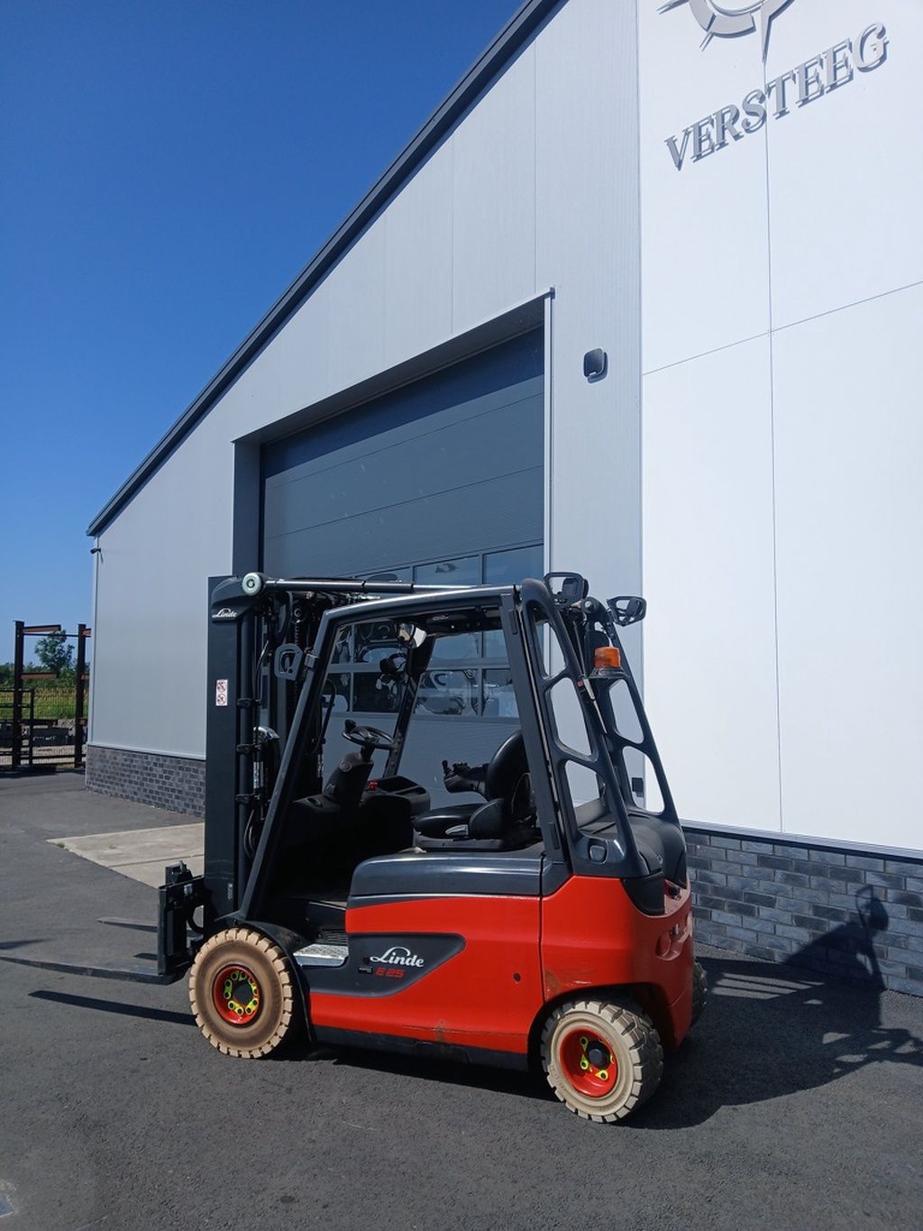 Linde E25-01