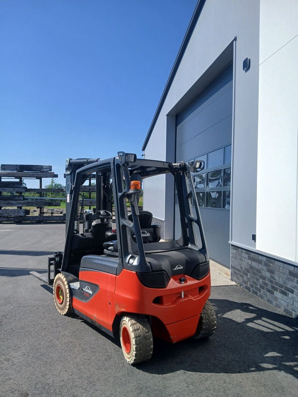 Linde E25-01