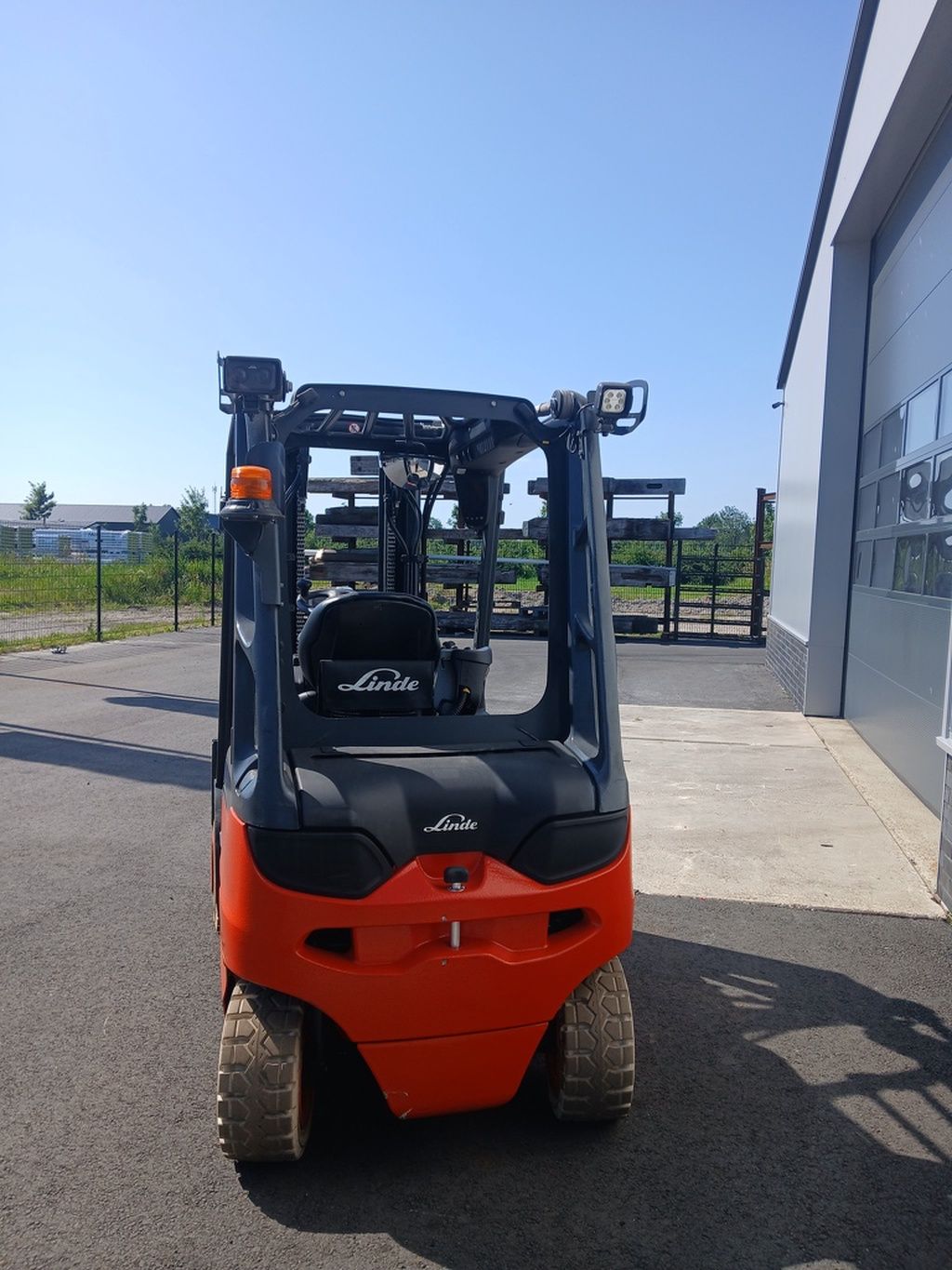 Linde E25-01
