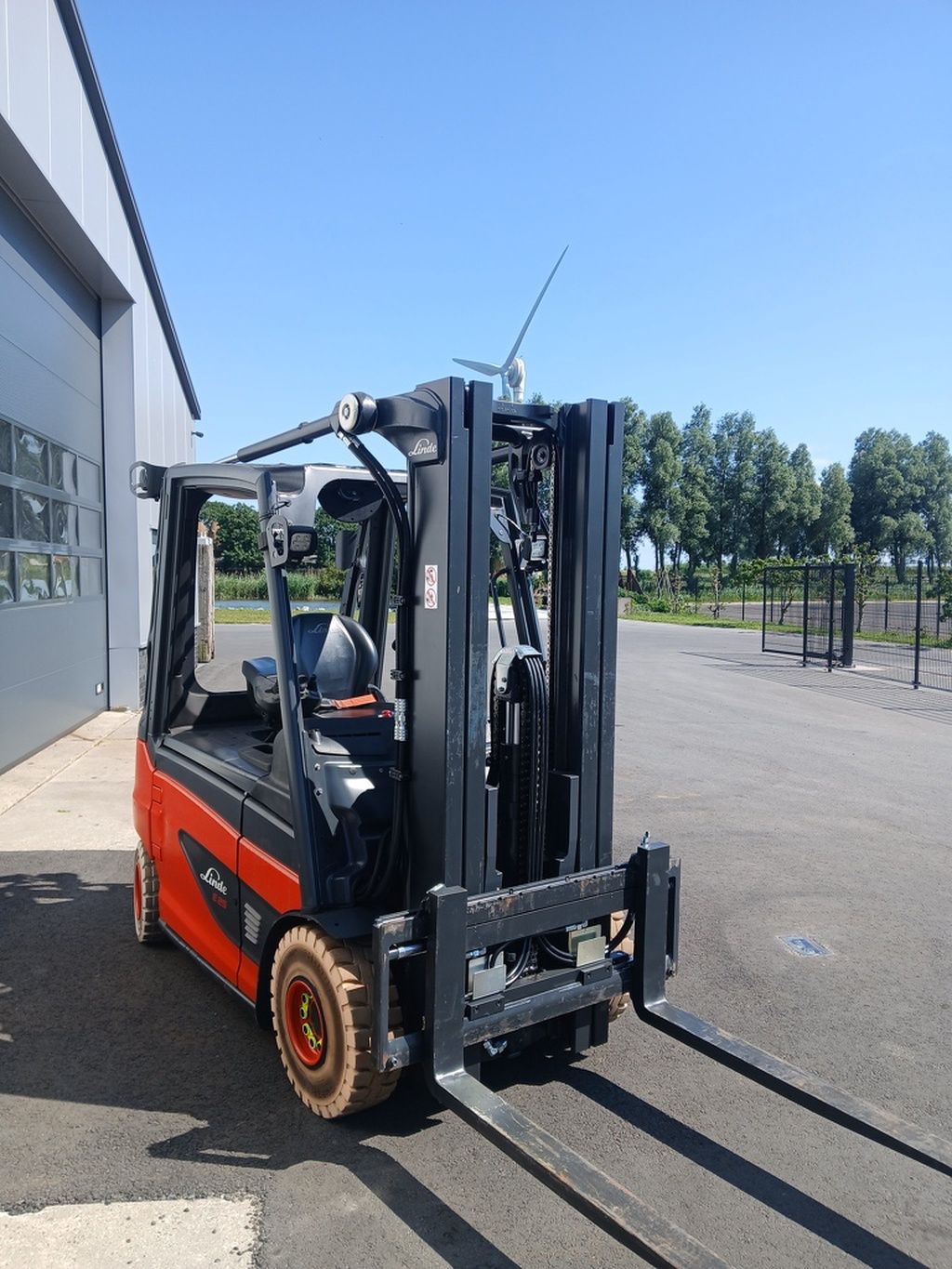 Linde E25-01