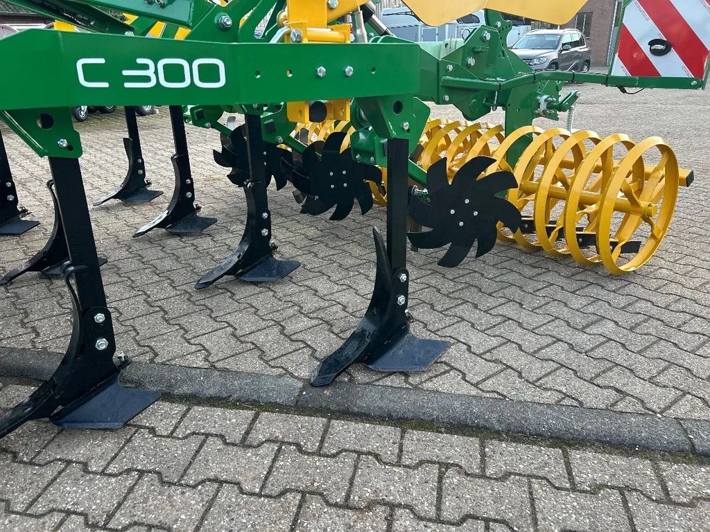 Kerner Corona 300 sterwiel cultivator