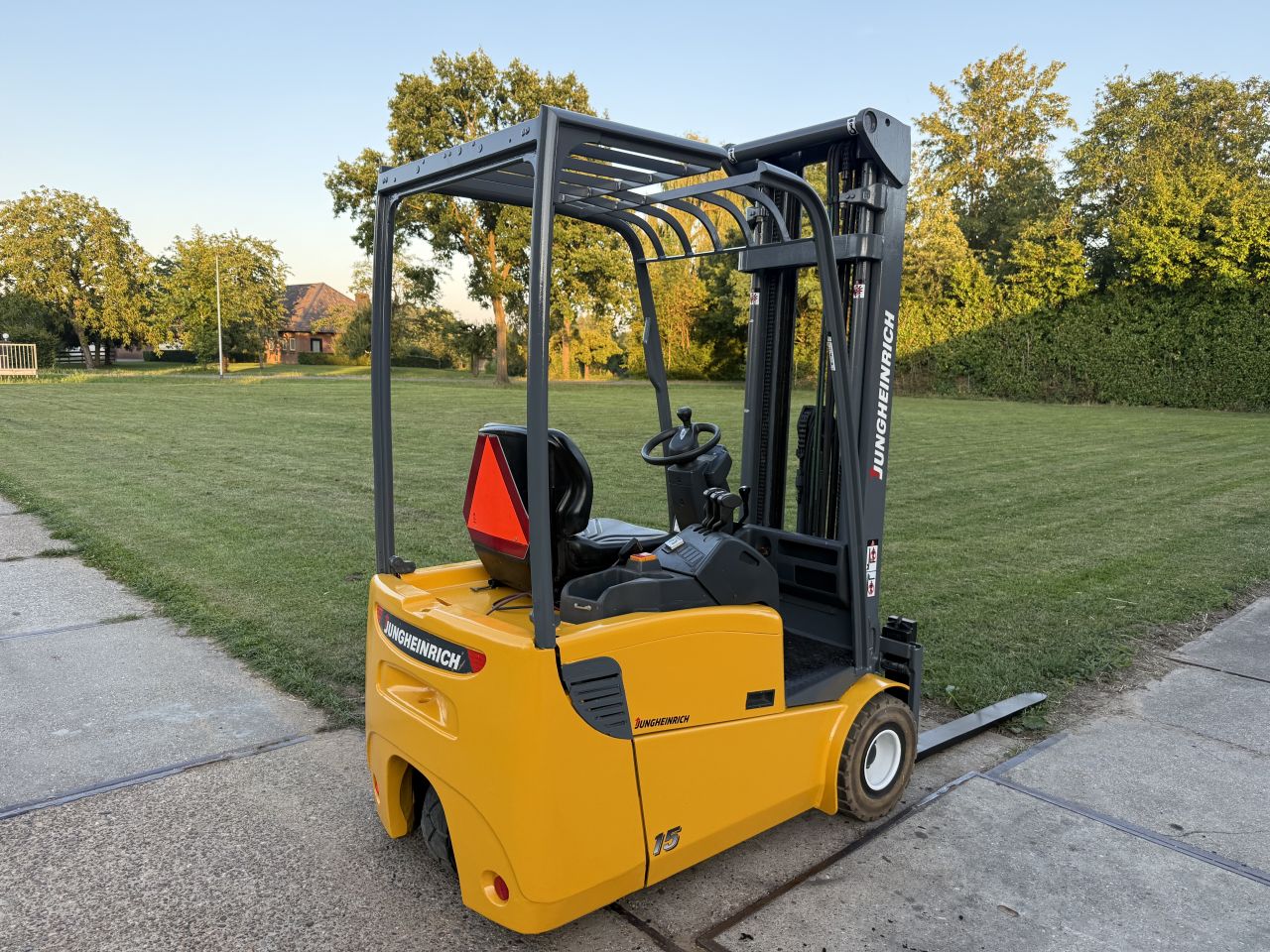 Jungheinrich 1500KG elektrisch triplo 5.5M sideshift