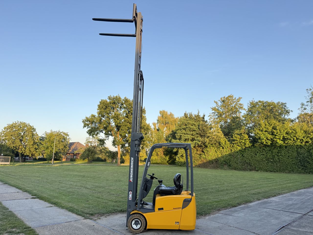 Jungheinrich 1500KG elektrisch triplo 5.5M sideshift