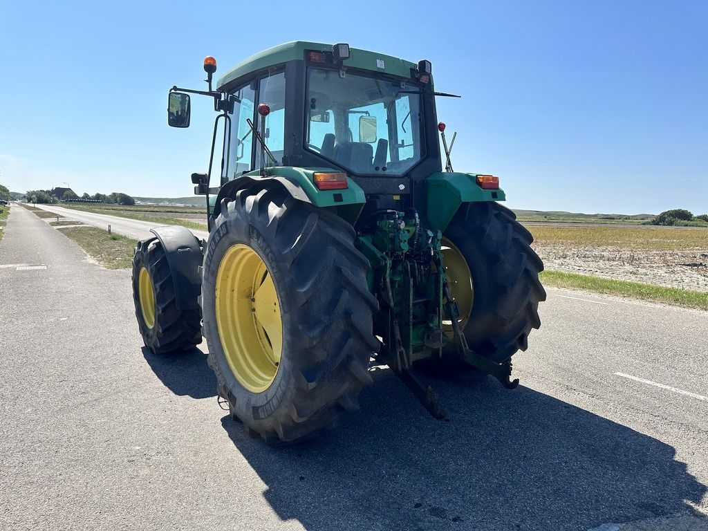John Deere 6310