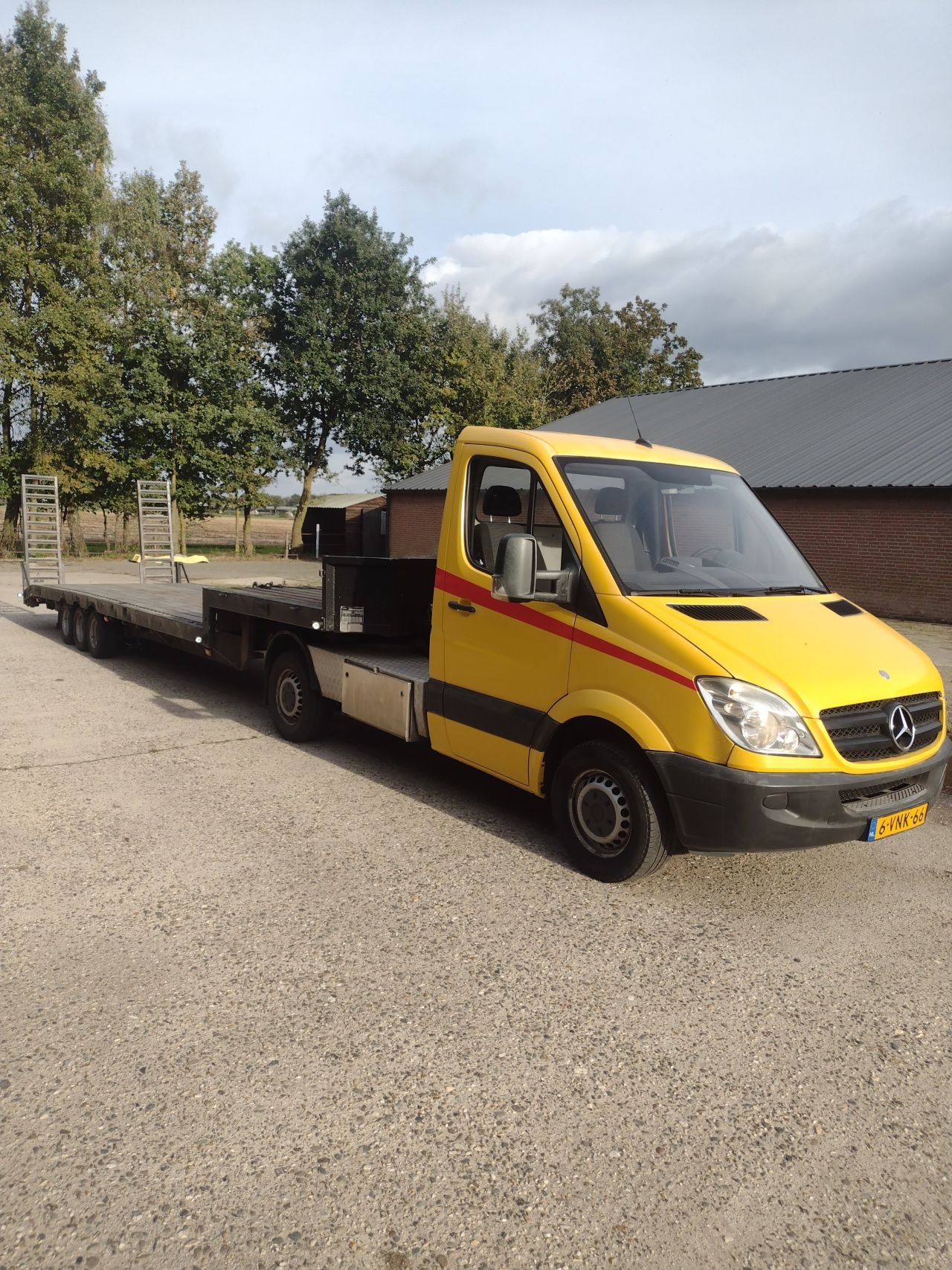 Mercedes Sprinter Be combinatie veldhuizen trailer